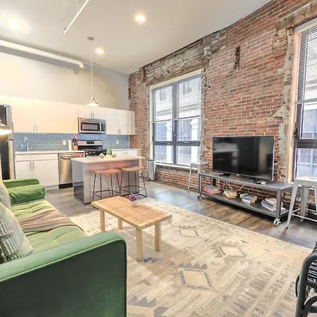 Flexible Historic Loft Near Common Apartment