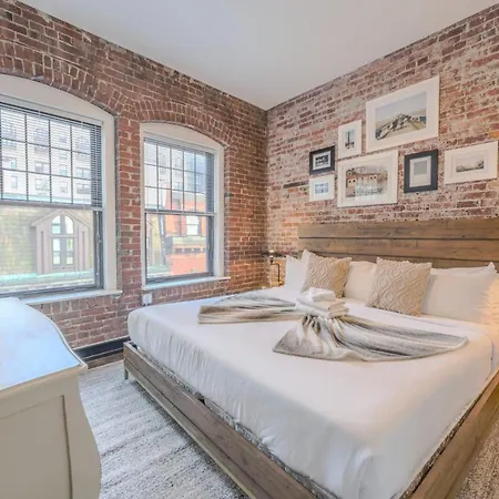 Pet Friendly 3 Bed 2 Bath Steps To Beacon Hill
