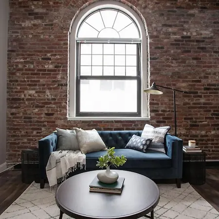 4 Bed Loft Steps To Common Beacon Hill Apartment *