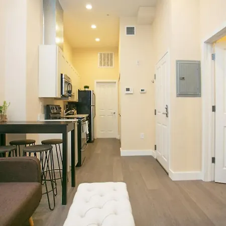 Downtown Loft Walk Anywhere Ideal For Nurses Apartment *