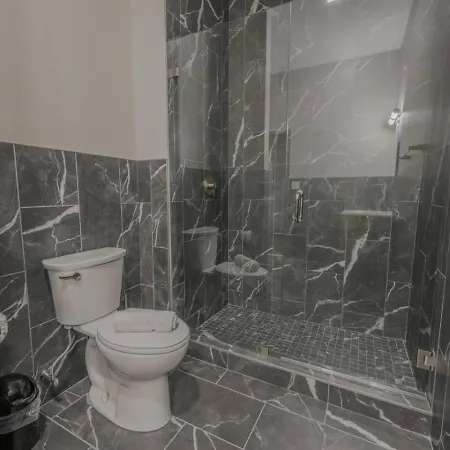 Apartment Stylish Downtown 2 Bedroom Boston