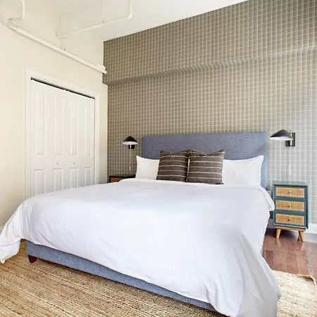 Open Air 2br In Fidi Close To Everything