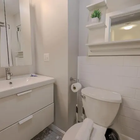 Bright Newbury Street 1 Bedroom Boston