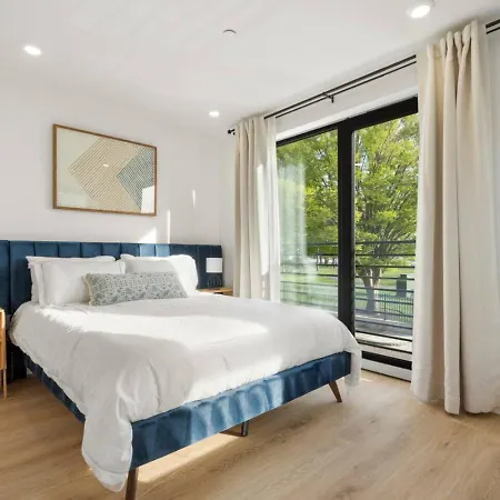 Skyline 1br With Views Boston