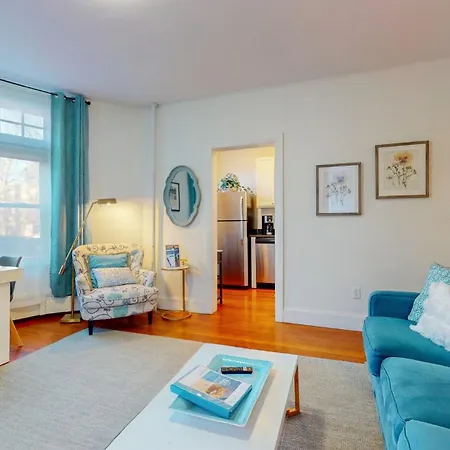 Apartment Renovated 1bed, Steps To Mbta, Shops & Restaurants *
