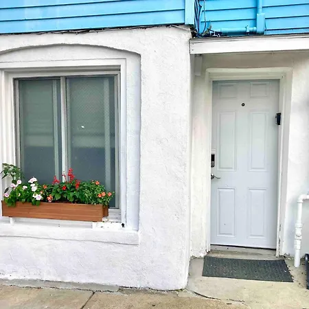 Eagle's Landing - Logan Airport Guest house 3*