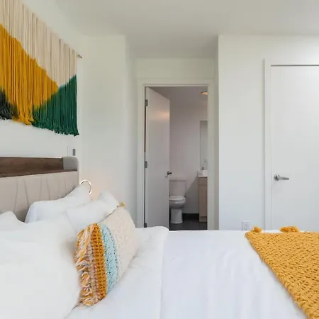 Apartment 2br In Downtown & T-station *
