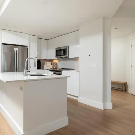 2br In Downtown & T-station Boston