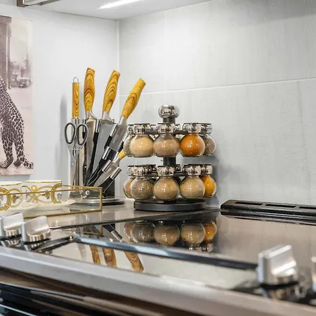 Two-bedroom Family Downtown Pool Apartment *