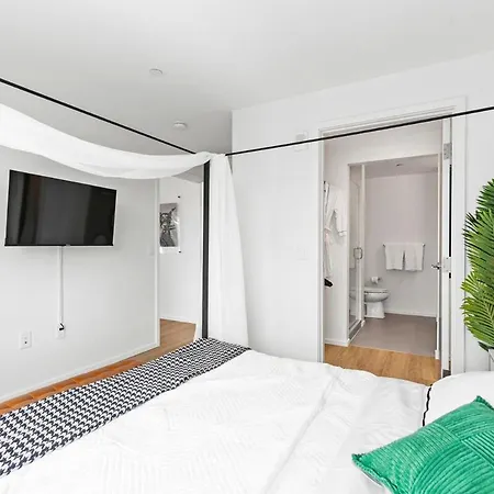 Luxury 2br In Pool Gym Boston