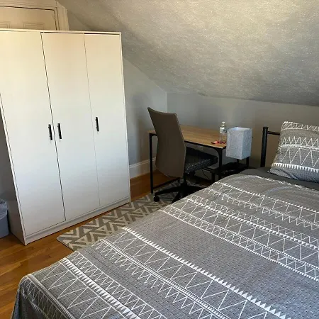 Bed & Breakfast In Harvest Street Boston