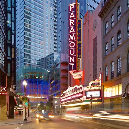 Downtown Location Famous Nightlife Chinatown With Bed Full Of Promises! Apartment