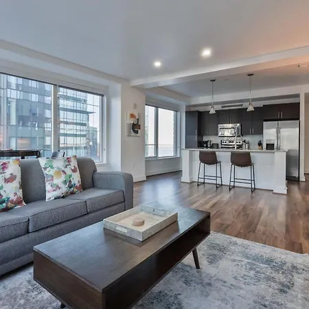 Stylish Seaport Near Waterfront Dining & Downtown * Boston