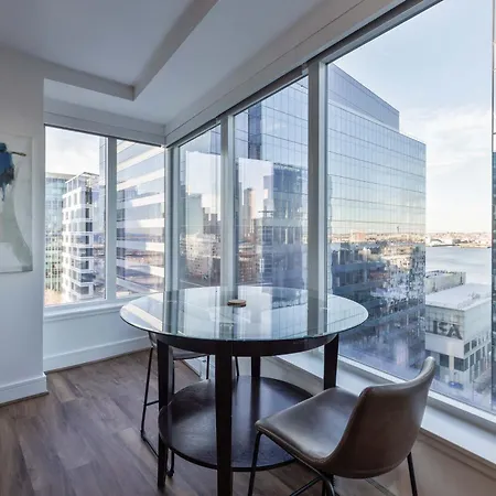 Apartment Stylish Seaport Near Waterfront Dining & Downtown