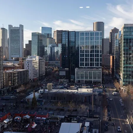 Stylish Seaport Near Waterfront Dining & Downtown Apartment *