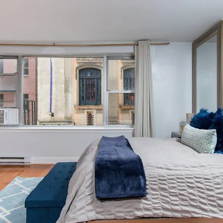 Downtown Location Famous Nightlife Chinatown With Bed Full Of Promises! Boston