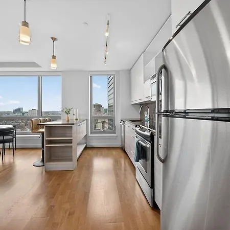 Luxury 2br 2ba Prime Downtown