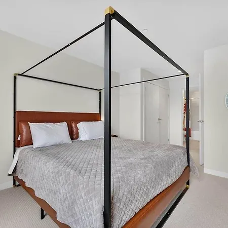 Apartment Luxury 2br 2ba Prime Downtown *