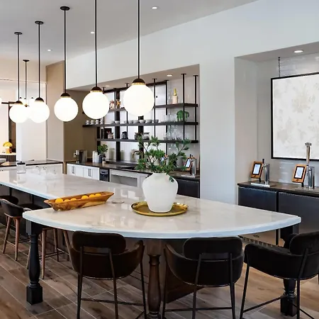 Seaport Fireplace Gym & Pool Access Boston