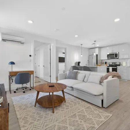 Luxury 2br In Near Harvard! *