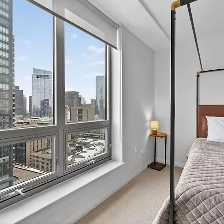 Apartment Luxury 2br 2ba Prime Downtown *