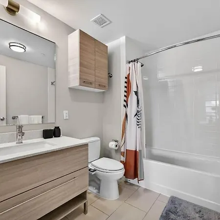 Luxury 2br 2ba Prime Downtown *