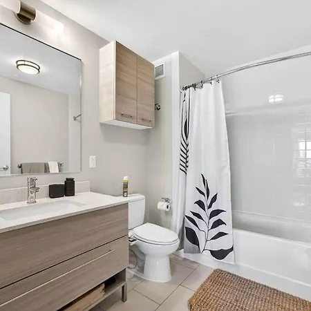 Apartment Luxury 2br 2ba Prime Downtown *