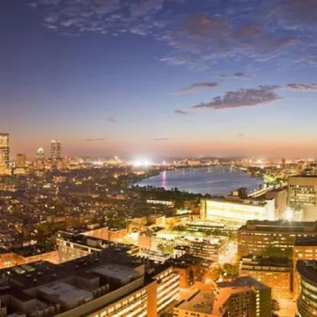 Global Luxury At The Commonwealth Boston