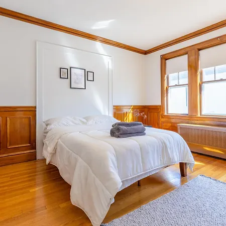Homestay 154 Quite & Bright & Spacious In Brighton Boston