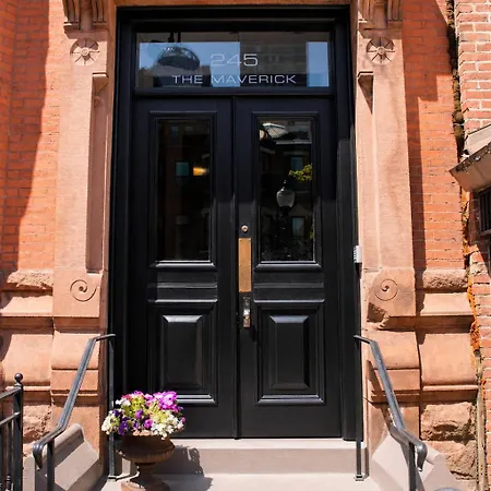 Stylish Newbury Street Studio, #11 Apartment *