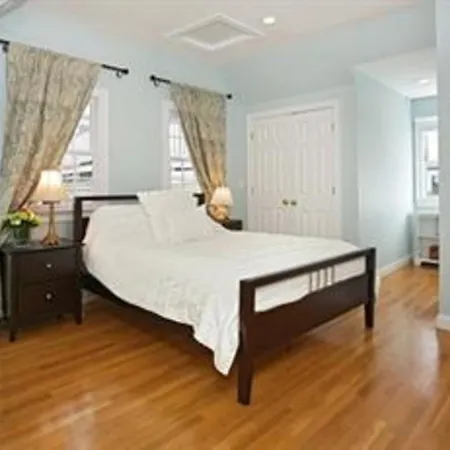 Monument Square On Bunker Hill Holiday home
