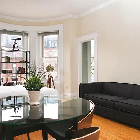 Pleasant Back Bay Suites By Sonder Aparthotel 3*