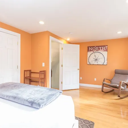 Monument Square On Bunker Hill Holiday home