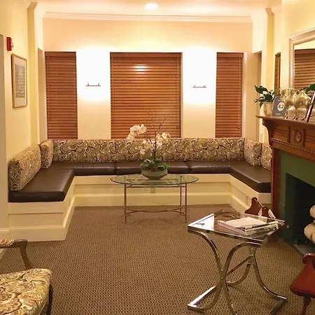 Oasis Guest house 2*