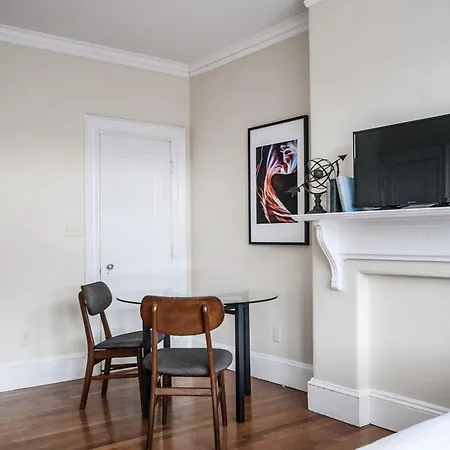Pleasant Back Bay Suites By Sonder Aparthotel