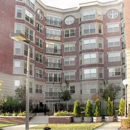 Global At Victory Gardens Apartment