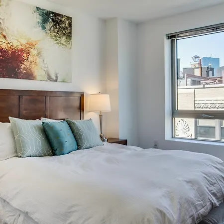 Global Luxury At The Theater District Apartment