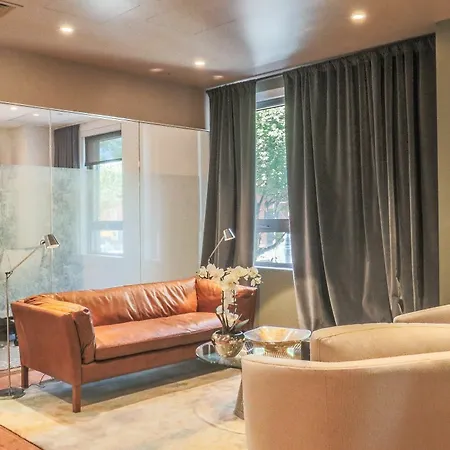 Global Luxury At The Theater District *