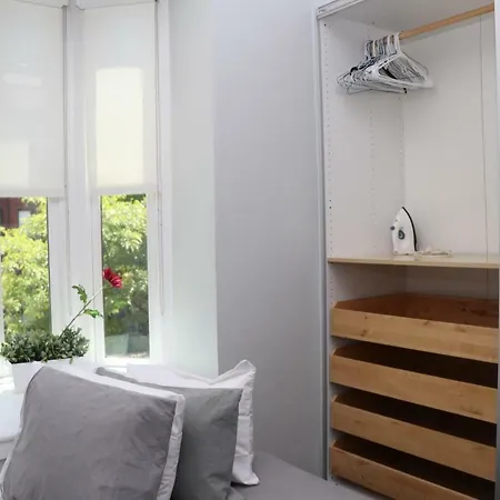 Stylish Newbury Street Studio, #11 * Boston