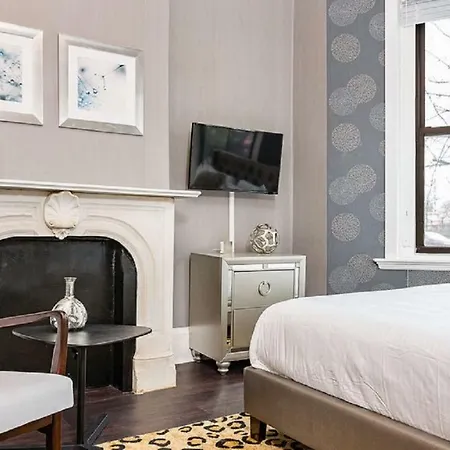 Apartment Bay Village Boston