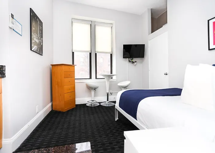 Stylish Downtown Studio In The Southend, C.Ave #24