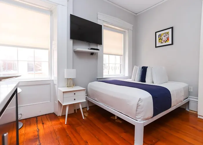 Charming & Stylish Studio On Beacon Hill #12