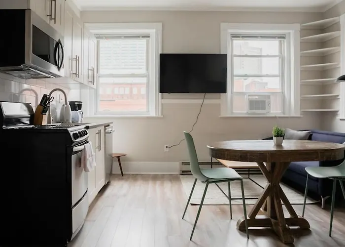 Centrally Located 1Bed Newbury Street