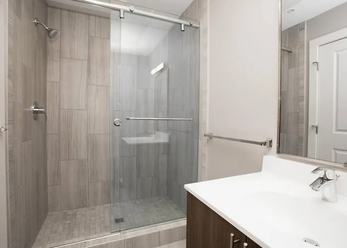 Keyless Entry Laundry In Unit Pet Friendly
