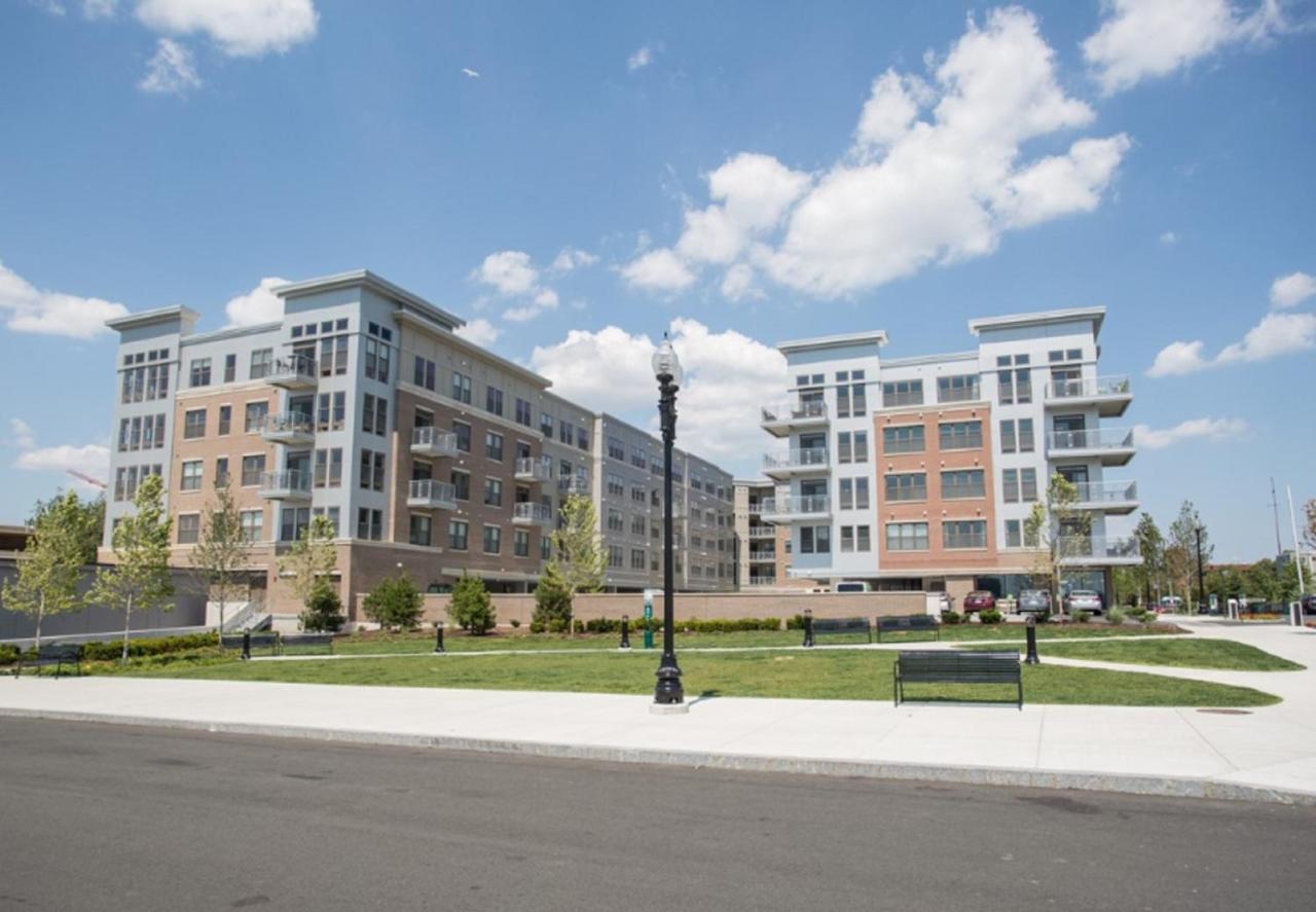 Global Luxury East Apartment