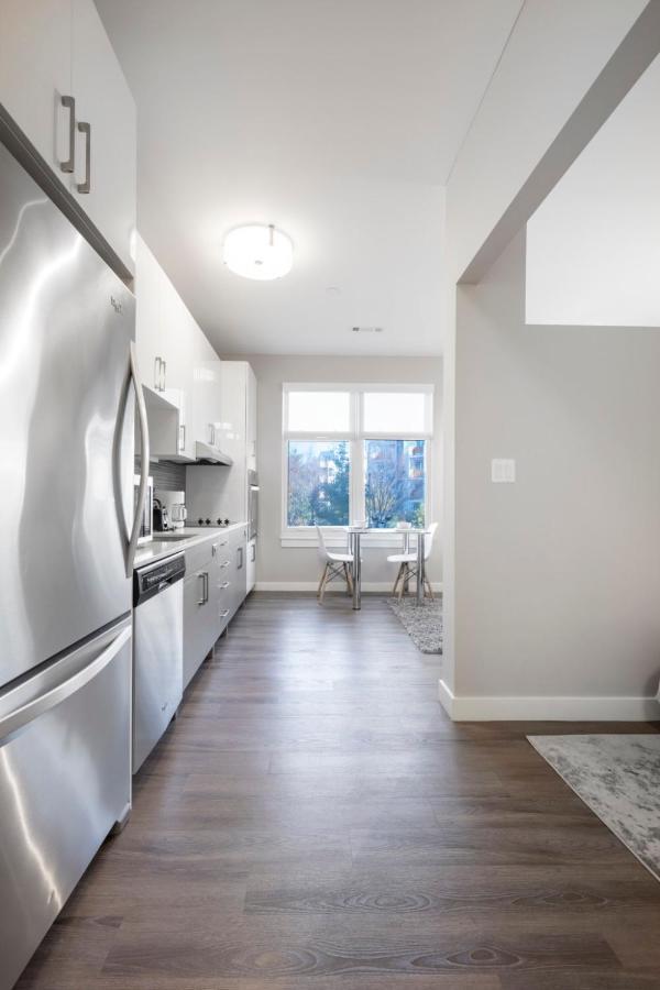 Global Luxury East Apartment Boston