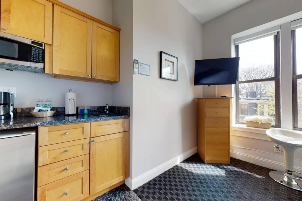Charming In Brownstone, #44 Aparthotel Boston