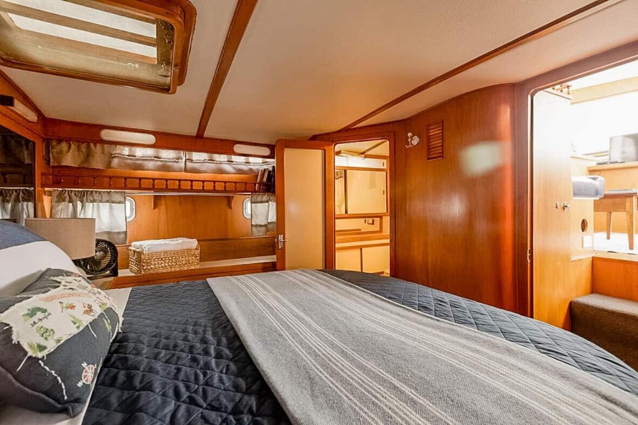 2br Spacious & Comfy 43' Yacht - Heat & Ac - On The Freedom Trail - Nights Sleep