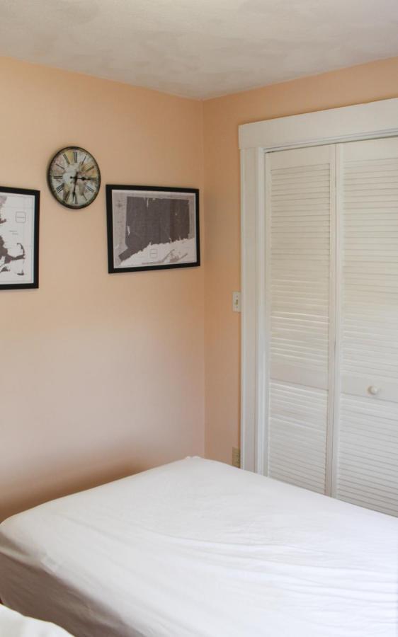 The Naughton Guest House-close To Casa de Férias