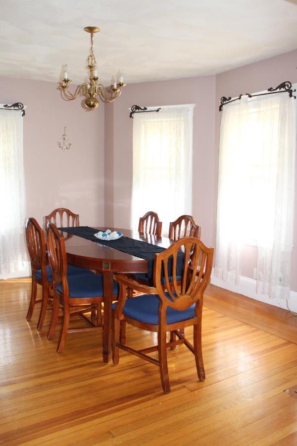 Casa de Férias The Naughton Guest House-close To Boston